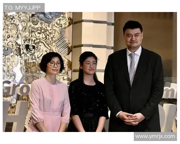 姚明女儿的成长故事与父亲姚明的篮球传奇交织的美好瞬间