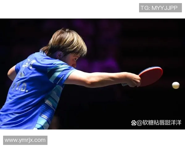 足球明星乒乓球对决精彩瞬间展现运动员多才多艺的魅力与激情